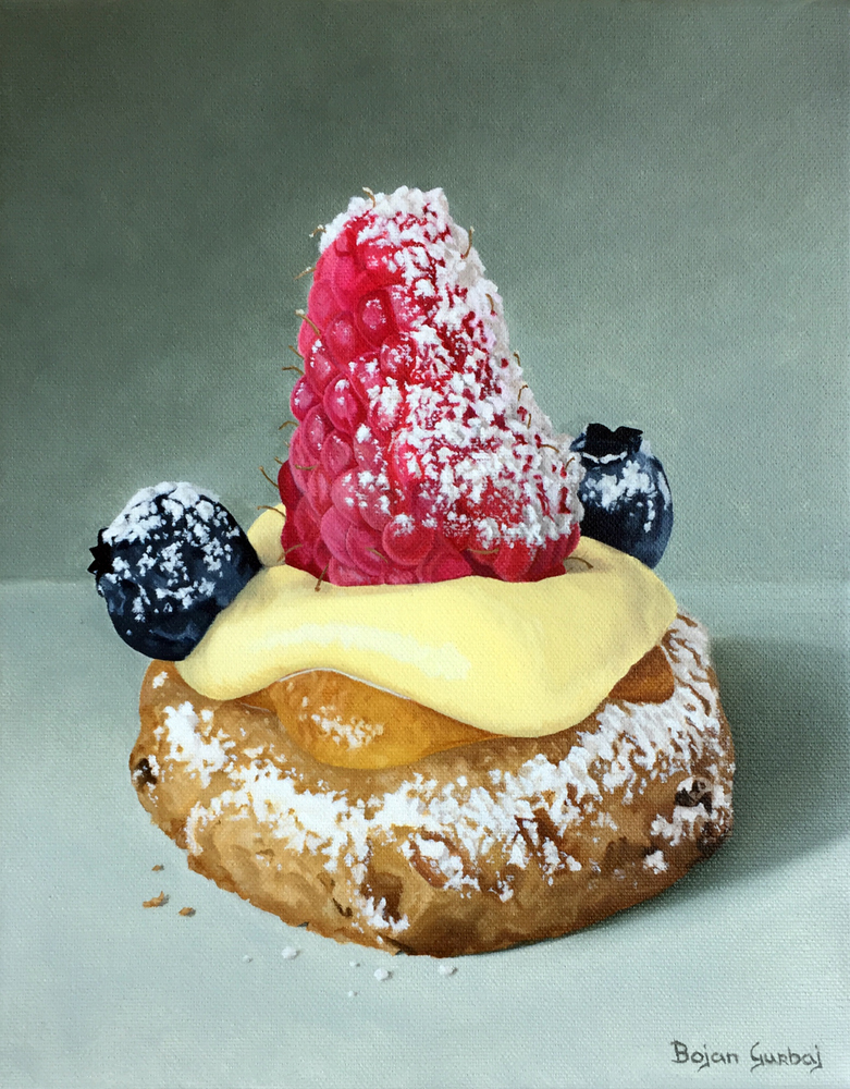 Cookie with raspberry